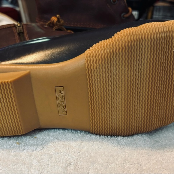Brand New Waterproof Ankle Boots - Size 10W - By SPERRY - Box 18 - Picture 5 of 5